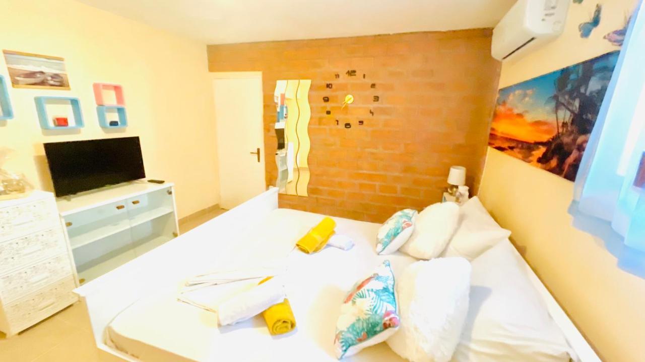 Colorful And Happy Apartment Sukosan - With Parking Exteriör bild