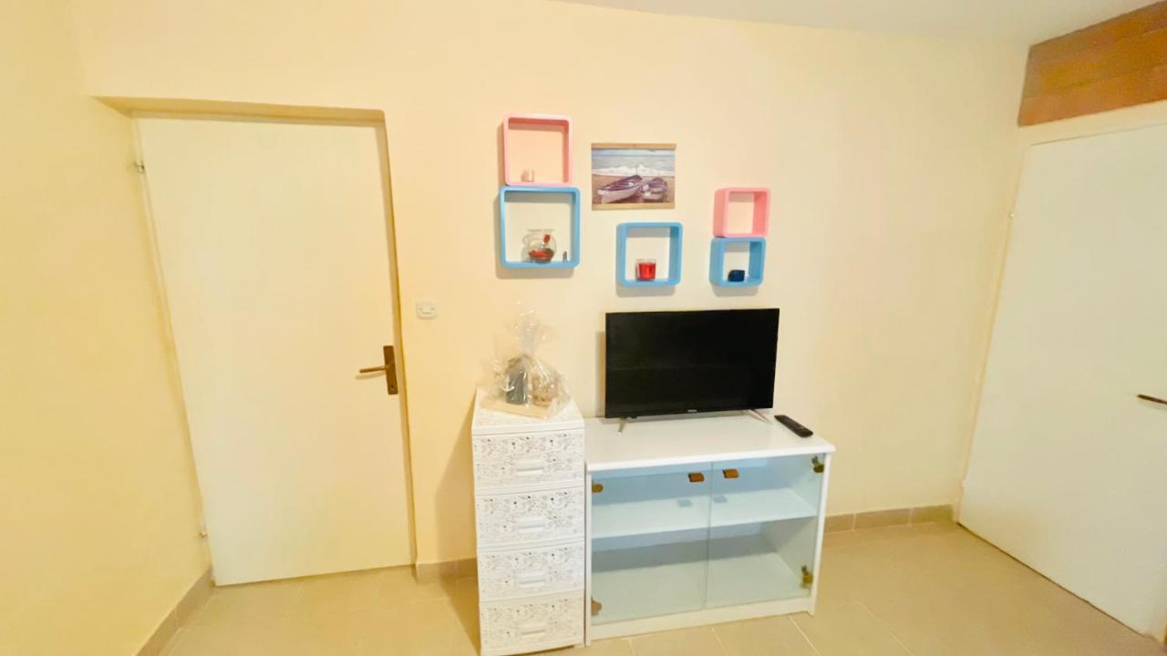 Colorful And Happy Apartment Sukosan - With Parking Exteriör bild