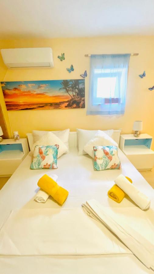 Colorful And Happy Apartment Sukosan - With Parking Exteriör bild